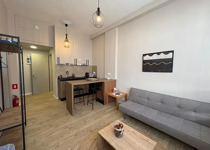 Elegant Fragkon Soluň