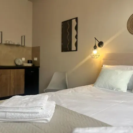 Elegant Fragkon Thessalonique